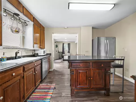 Kitchen - 2401 Cedar St, Everett, WA 98201 photo 3 of 4