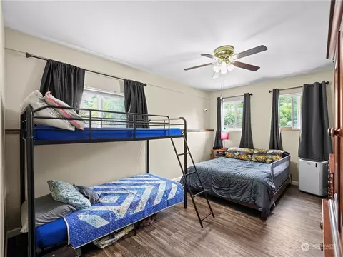 Bedroom - 2401 Cedar St, Everett, WA 98201 photo 2 of 4