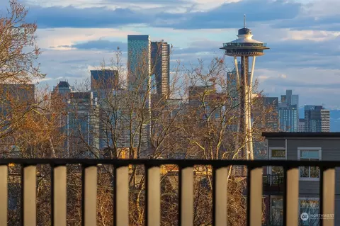 1406 3rd Ave W #402, Seattle, WA 98119