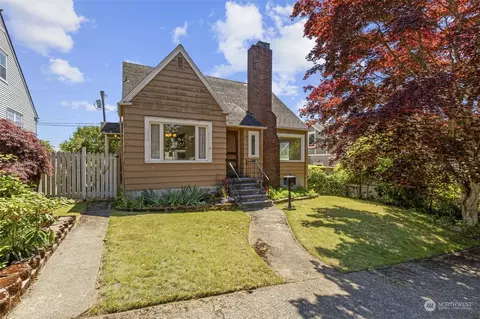 2323 7th St, Bremerton, WA 98312