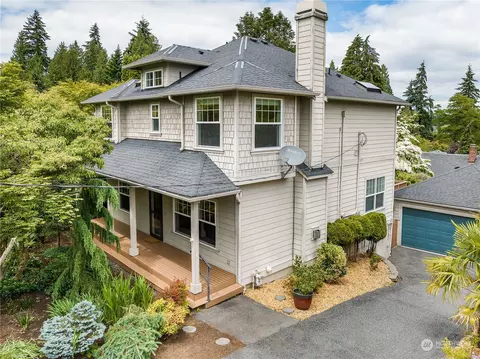 1052 NE 102nd St, Seattle, WA 98125