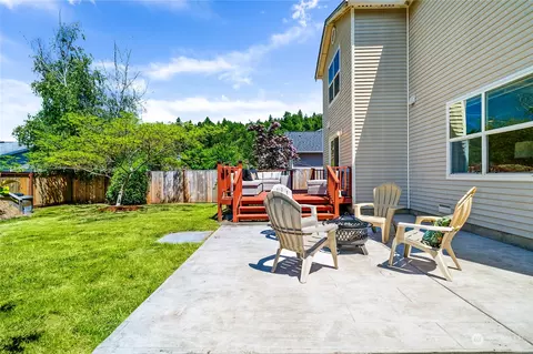 Exterior - 211 Roberts St NE, Orting, WA 98360 photo 6 of 9