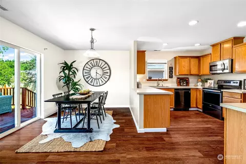 Dining - 211 Roberts St NE, Orting, WA 98360 photo 1 of 1