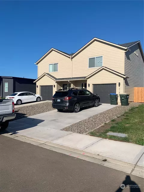 1016 Peach Rd #A & B, Winlock, WA 98596