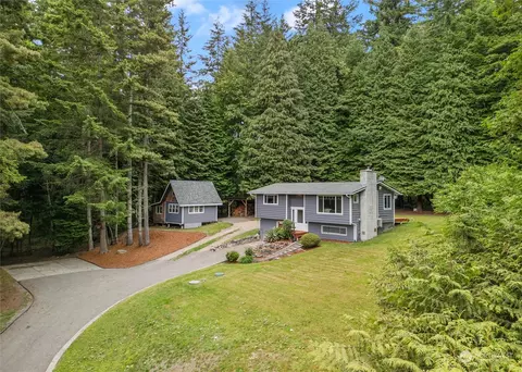 10526 NE Wiggins Rd, Bainbridge Island, WA 98110