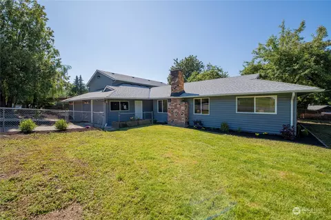 5901 214th St SW, Mountlake Terrace, WA 98043
