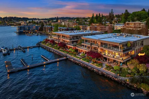 925 Lake St S #202, Kirkland, WA 98033