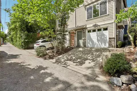 5252 12th Ave NE #B, Seattle, WA 98105