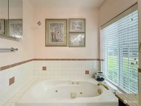 Bath - 142 Kirner Rd, Sequim, WA 98382 photo 3 of 4