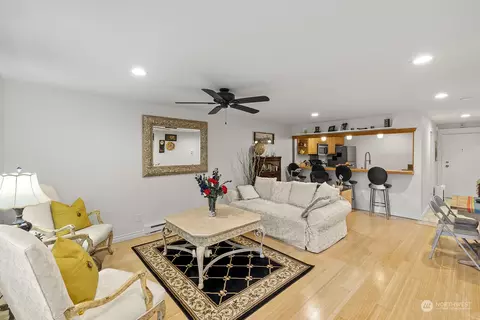 13820 NE 65th St #535, Redmond, WA 98052