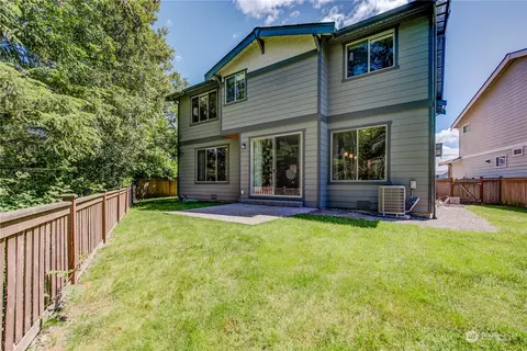Exterior - 12904 37th Dr SE, Everett, WA 98208 photo 6 of 7