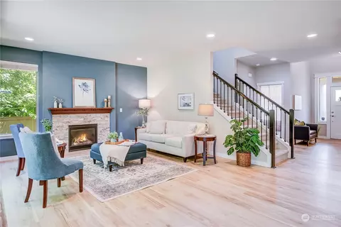 Living - 12904 37th Dr SE, Everett, WA 98208 photo 2 of 3