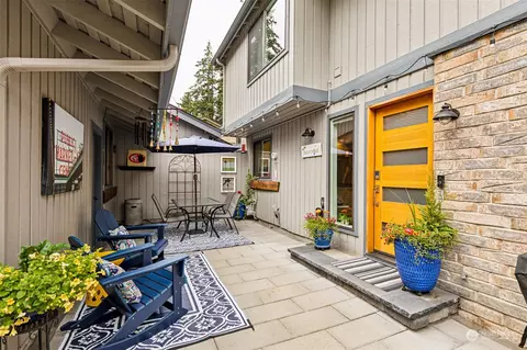 6522 NE 171st Pl, Kenmore, WA 98028