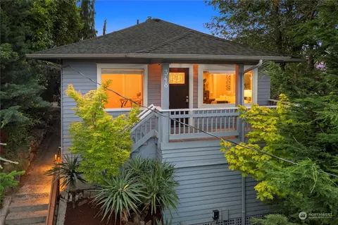 348 NE 53rd St, Seattle, WA 98105