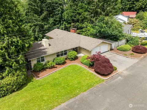 303 San Mar Dr NE, Olympia, WA 98506