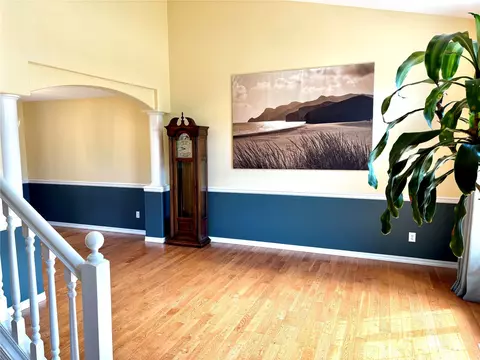 Living - 2811 106th St SE, Everett, WA 98208 photo 1 of 2
