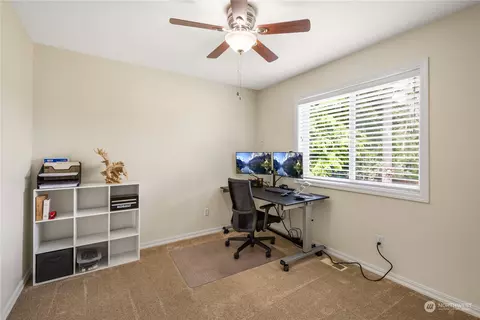 Bedroom - 2811 106th St SE, Everett, WA 98208 photo 5 of 5