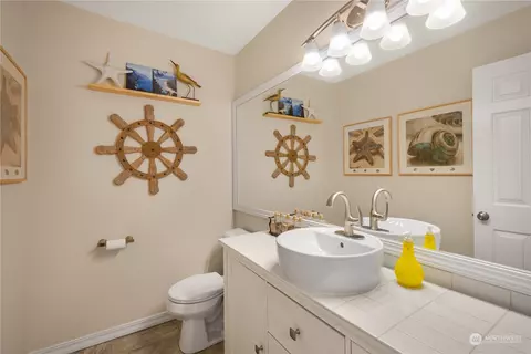 Bath - 2811 106th St SE, Everett, WA 98208 photo 5 of 5