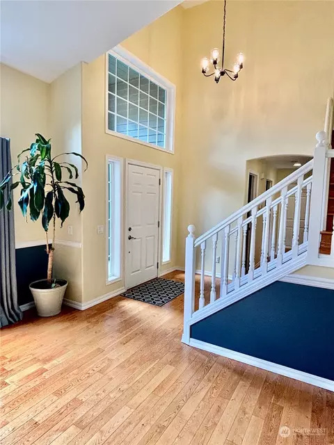 Entry Way - 2811 106th St SE, Everett, WA 98208 photo 1 of 3
