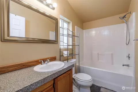 Bath - 20004 230th Ave E, Orting, WA 98360 photo 3 of 3