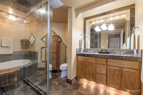 Bath - 20004 230th Ave E, Orting, WA 98360 photo 1 of 3