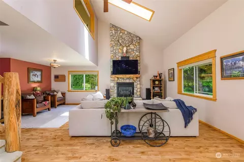 Living - 20004 230th Ave E, Orting, WA 98360 photo 1 of 2