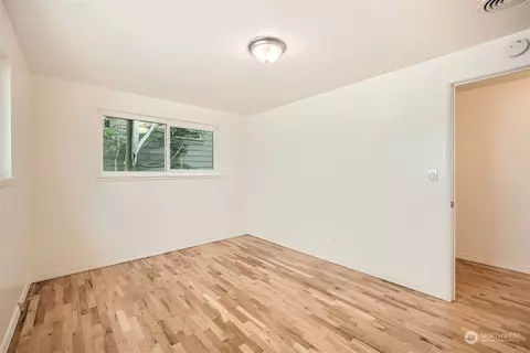 8536 Nesbit Ave N #B, Seattle, WA 98103 photo 39