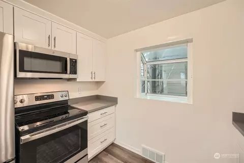 8536 Nesbit Ave N #B, Seattle, WA 98103 photo 32