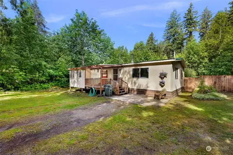 911 Ruby Valley Ct, Maple Falls, WA 98266