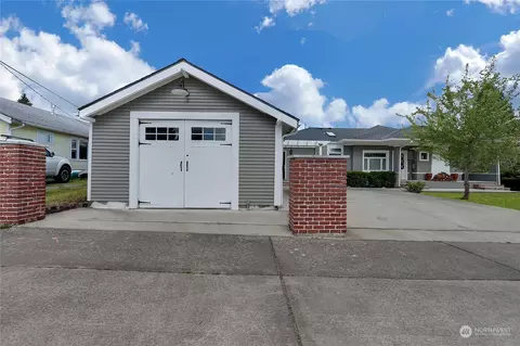 2010 Wells St, Enumclaw, WA 98022 photo 6