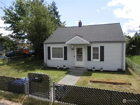3739 W C St, Bremerton, WA 98312