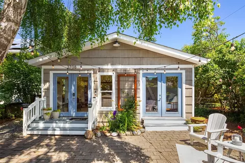 3708 SW 99th St, Seattle, WA 98126