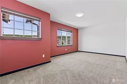 Bedroom - 1501 Riddell Ave NE, Orting, WA 98360 photo 5 of 7