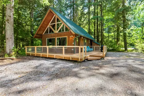6914 Adams Pl, Deming, WA 98244