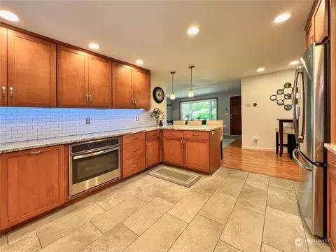 Kitchen - 13723 32nd Dr SE, Mill Creek, WA 98012 photo 2 of 4
