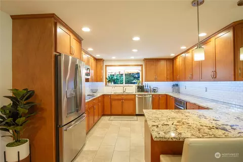 Kitchen - 13723 32nd Dr SE, Mill Creek, WA 98012 photo 3 of 4