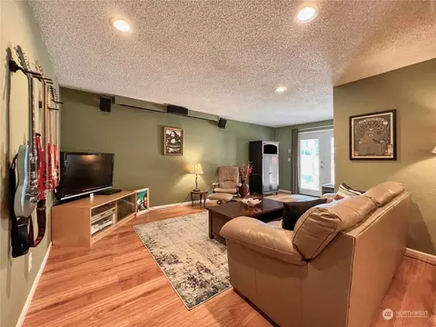 Living - 13723 32nd Dr SE, Mill Creek, WA 98012 photo 4 of 5