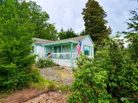 3901 Silver Beach Ave, Bellingham, WA 98226