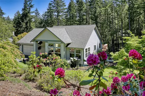 6962 Barnard Way NW, Bremerton, WA 98312