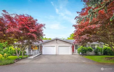 15917 E Shore Dr, Lynnwood, WA 98087