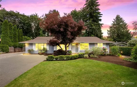 12854 111th Ave NE, Kirkland, WA 98034
