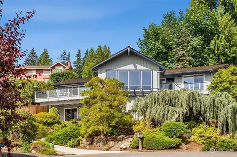 2401 169th Pl SE, Bellevue, WA 98008