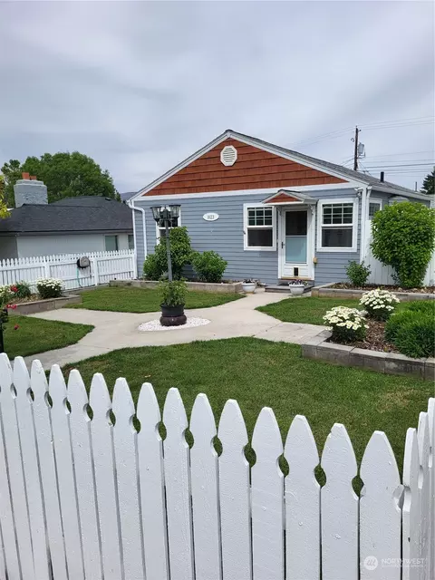 1023 Monroe St, Wenatchee, WA 98801