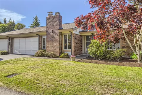 15952 NE 15th St, Bellevue, WA 98008