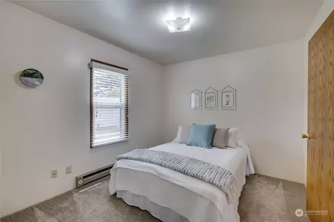 Bedroom - 104 8th St, Sultan, WA 98294 photo 2 of 3