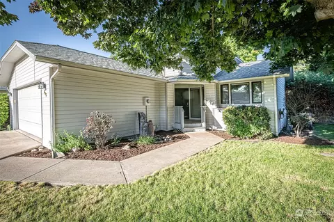 800 SE Sentry Dr, College Place, WA 99324