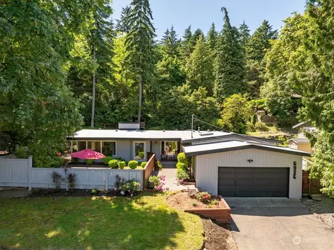 6925 93rd Ave SE, Mercer Island, WA 98040