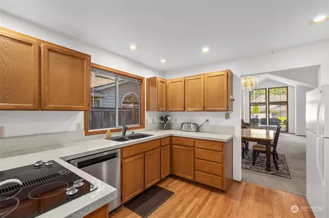 Kitchen - 12618 36th Ave SE, Everett, WA 98208 photo 2 of 5