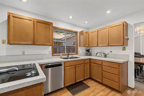 Kitchen - 12618 36th Ave SE, Everett, WA 98208 photo 3 of 5