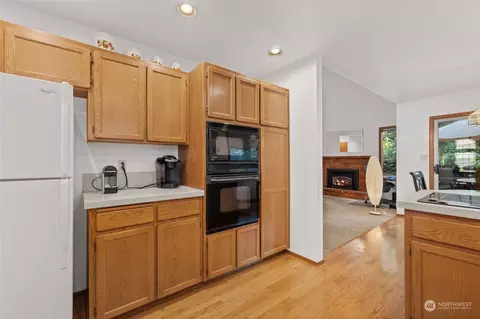 Kitchen - 12618 36th Ave SE, Everett, WA 98208 photo 4 of 5